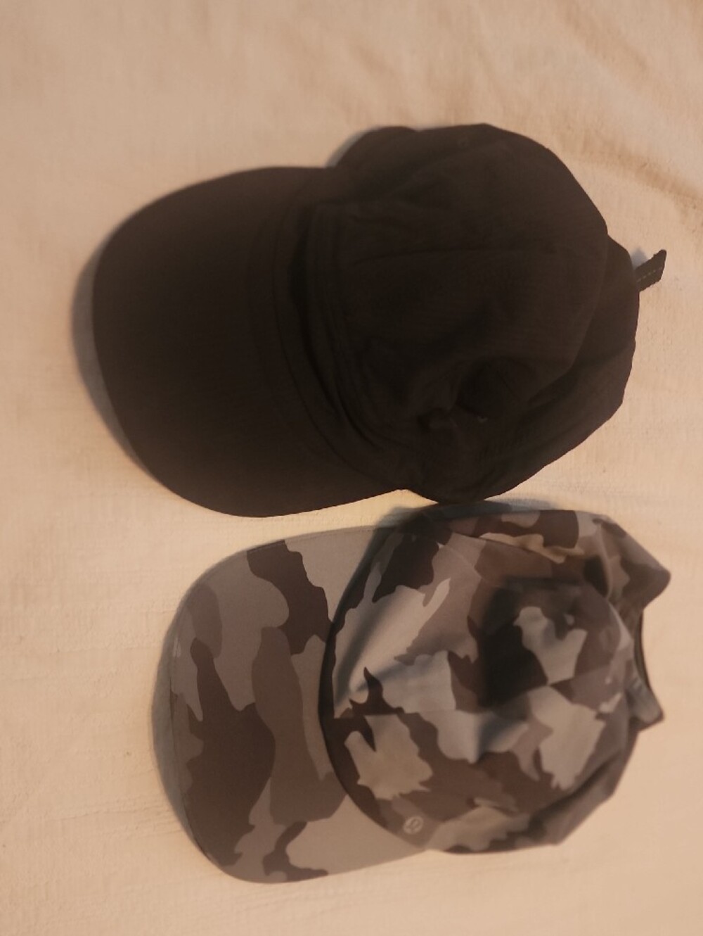 Lululemon Run Cap with Subtle Logo - Picture 2 of 5
